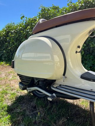 Vespa P200E
