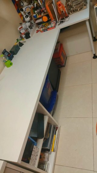 Cama infantil con cajones,colchón y escritorio.