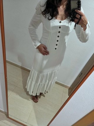 Vestido blanco largo con botones