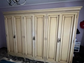 Armario 6 puertas madera beige y dorado