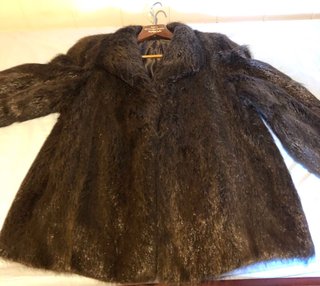 Chaquetón de pelo largo marrón