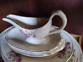 Vajilla Ramilletes Rosas Porcelana ANTIGUA año1920