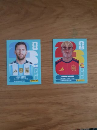 Cambio cromo Messi o Lamine  por Cristiano Ronaldo