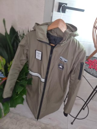 Chaqueta verde con parches