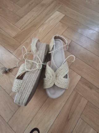 Alpargatas cuña beige talla 38