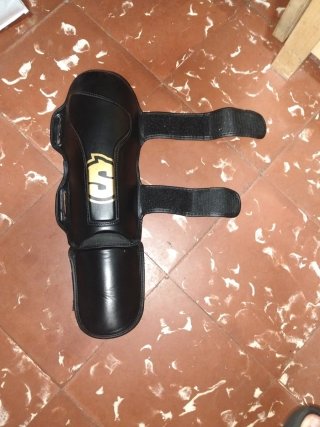Guantes de Boxeo Dorados 10oz con rodilleras ECT.