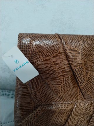 Bolso de mano Primark marrón y dorado