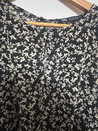 Vestido negro estampado flores