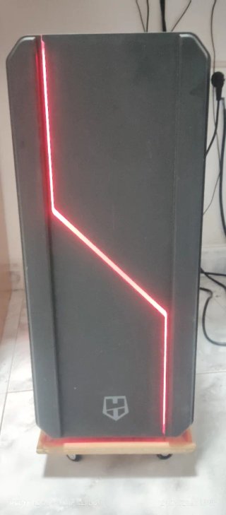 Torre PC Gaming Negra con Luces LED Rojas