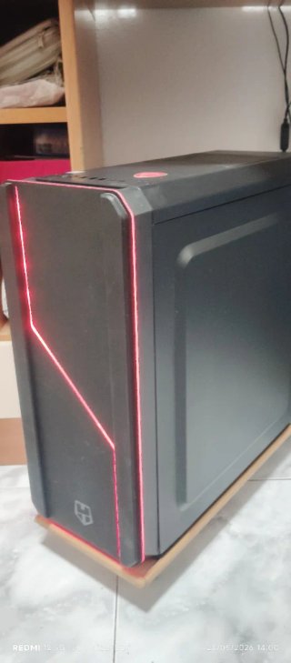 Torre PC Gaming Negra con Luces LED Rojas