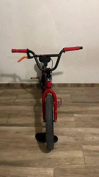 Bicicleta BMX Roja