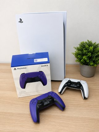 PS5 + 2 Mandos DualSense Morado y Blanco