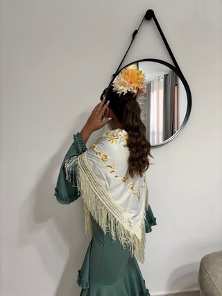 Vestido Flamenca y mantoncillo Talla 11/12