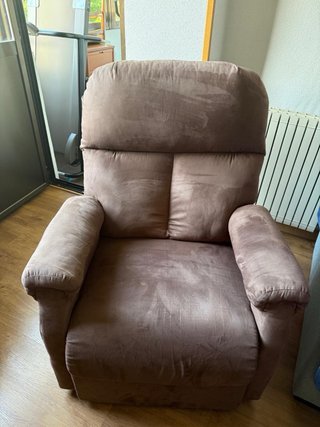 Sillón reclinable eléctrico marrón