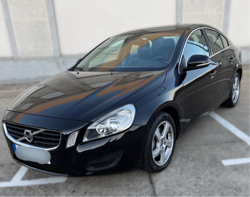 Volvo S60 2011 - foto 1