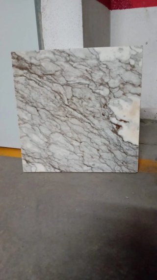Plancha de mármol con vetas grises