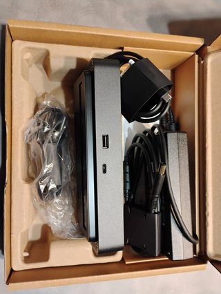 Stazione di docking Dell WD25 nuova senza aprire