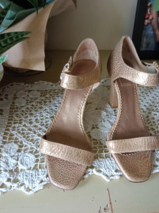 Zapatos de tacón Lodi dorados talla 36