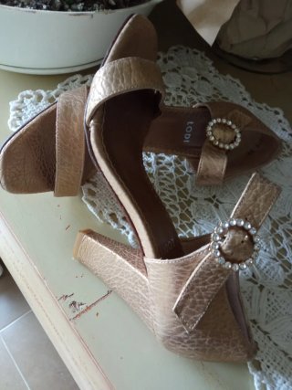 Zapatos de tacón Lodi dorados talla 36