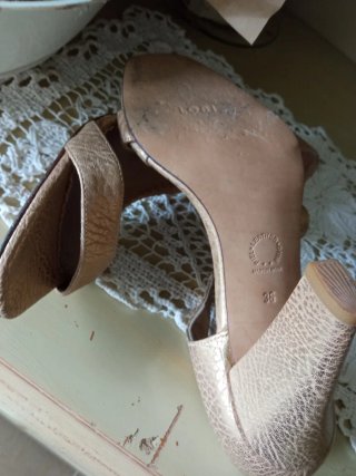 Zapatos de tacón Lodi dorados talla 36
