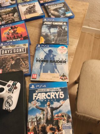 PS4 (PlayStation 4) 1TB Negra