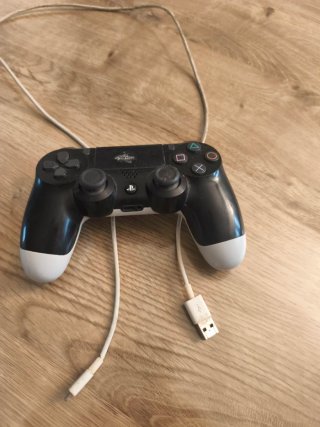PS4 (PlayStation 4) 1TB Negra