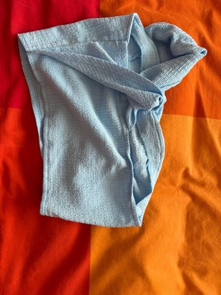 Top azul con textura