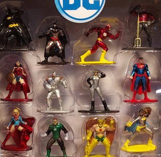 SUPERHÉROES DC CÓMICS-18 Mini-Figuras-Metal-JADA