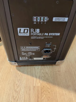 LD Systems Roadjack 8 System. PA
