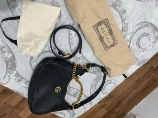 Bolso Gucci Negro Cadena Dorada