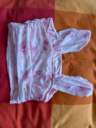 Top floral rosa y top azul