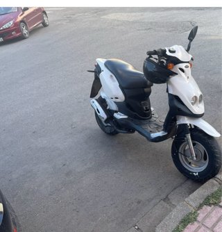 Moto Scooter 49cc Blanca