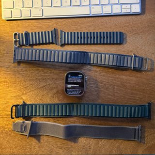 Apple Watch Ultra 2 + 4 correas originales