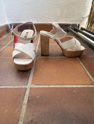Tacones blancos Quiz plataforma