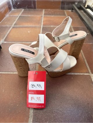 Tacones blancos Quiz plataforma