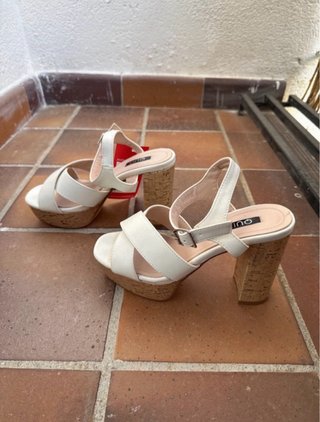 Tacones blancos Quiz plataforma