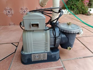 Depuradora Intex Krystal Clear Piscina