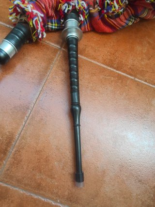 Gaita antigua de cuero