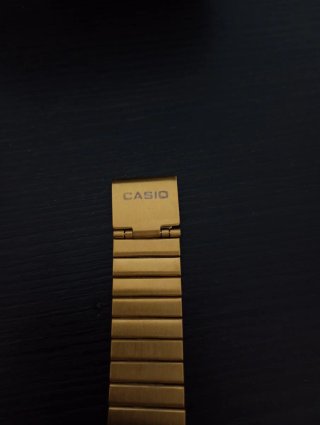 Reloj Casio Unisex Dorado y Negro