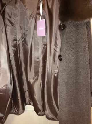 Chaquetón marrón con cuello y puños de pelo sintét