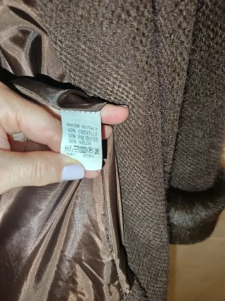Chaquetón marrón con cuello y puños de pelo sintét