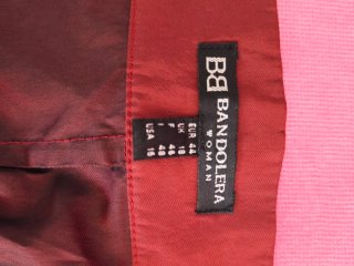 Blusa traçada vermelho sem mangas