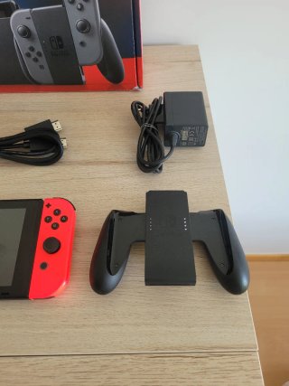 Nintendo Switch como NUEVA con muchos accesorios