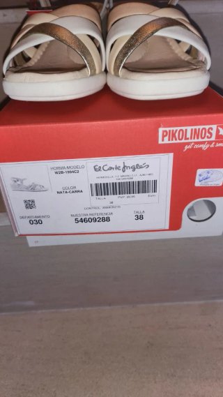 Sandalias Pikolinos Beige y Dorado