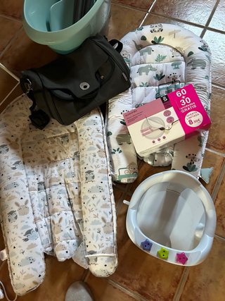 Lote Bebé: Minicuna, Cojines, Bolso