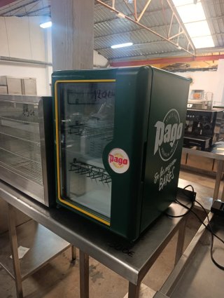 Nevera expositora de refrescos