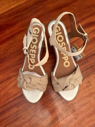 Sandalias cuña Gioseppo beige T.38
