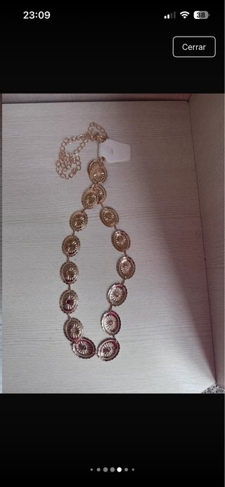 Collar con colgante de caracola dorada