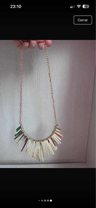 Collar con colgante de caracola dorada