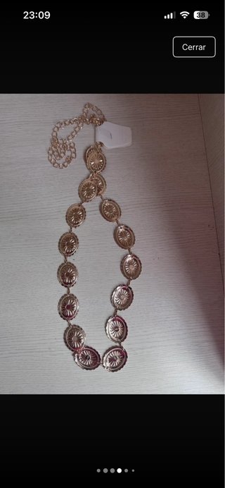 Collar con colgante de caracola dorada